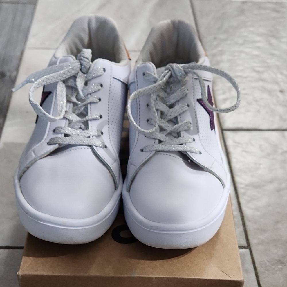 White Sneakers with Purple Star Accent